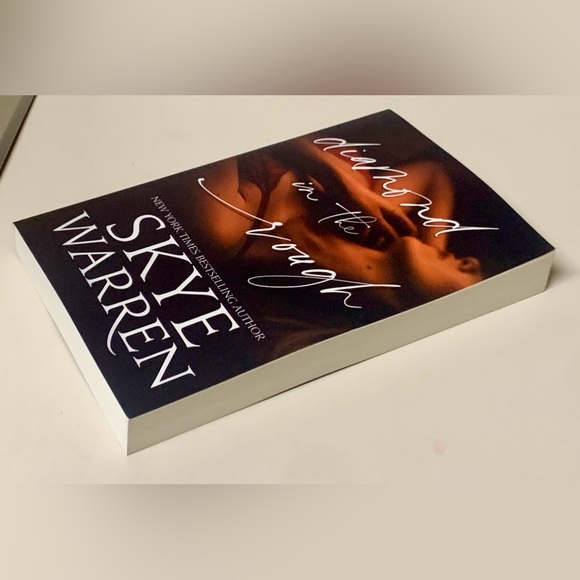 Bookworm Limited Edition DIAMOND IN THE ROUGH Signed by Skye Warren - Picture 2 of 13